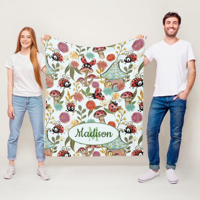 Cute Whimsical Ladybugs Mushroom Flowers Monogram Fleecefilt (På plats)