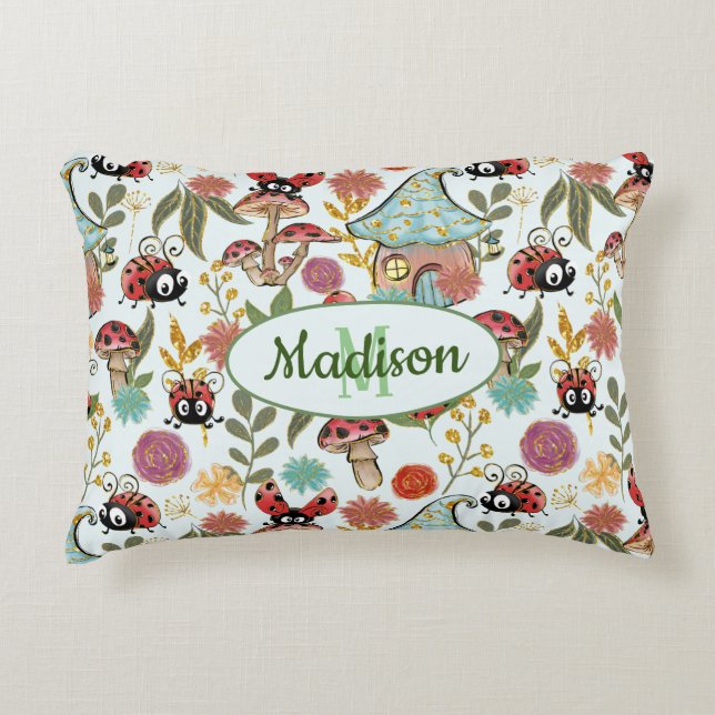 Cute Whimsical Ladybugs Mushroom Flowers Monogram Prydnadskudde (Framsidan)