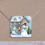 Cute Whimsical Snögubbe i Front Yard-julen Fyrkantigt Klistermärke<br><div class="desc">. En söt vattenfärgsillustration av ett snögubbe framför ett Viktorianhus i ett sött mysigt grannskap. Snögubbe har blå halsduk och top hat på.</div>
