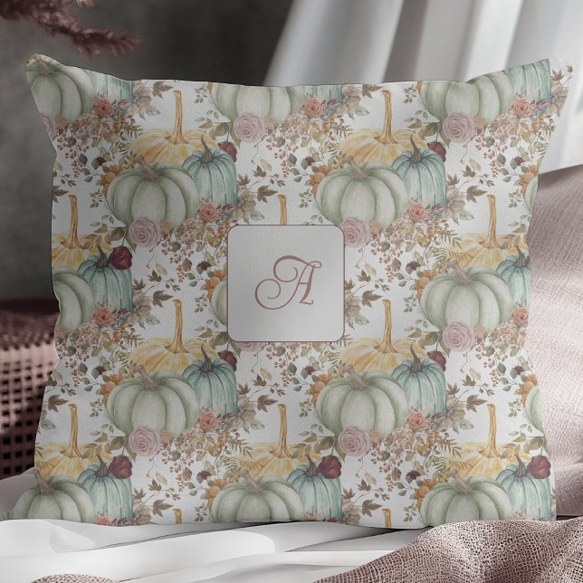 Cute Whimsiques Pumpkins and Flowers Monogram Kudde (Skapare uppladdad)