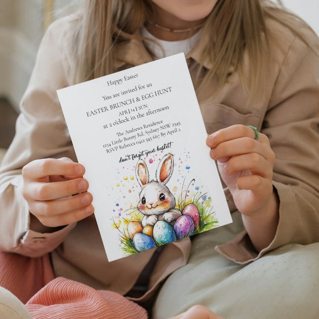 Cute white banny holding äggs och Eggs Hunt Inbjudningar (Skapare uppladdad)