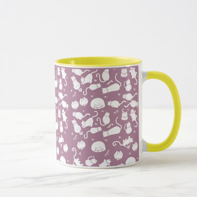 Cute White Cats Pattern on Mauve Background Mugg (Höger)