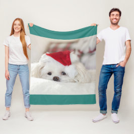 Cute White-Hund i en röd julklapp Fleecefilt