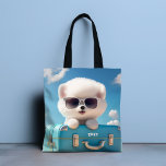 Cute White Hund Travel Suitcase Personlig Namn Tygkasse<br><div class="desc">Cute White Hund Travel Suitcase Personlig Namn Tote Bag har en söt vit marijuant hund som bär solglasögon på ett redo i resväskan för att kunna färdas med personligen namn i modern kalligrafisk manusskrift. Perfekt gåva till flickor för födelsedag, jul och helgdagar eller för en mamma för en babydusch. Designad...</div>