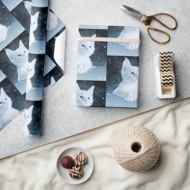 Cute White Kitten med Söt Blue Ögon Patterned Presentpapper (Hantverk)