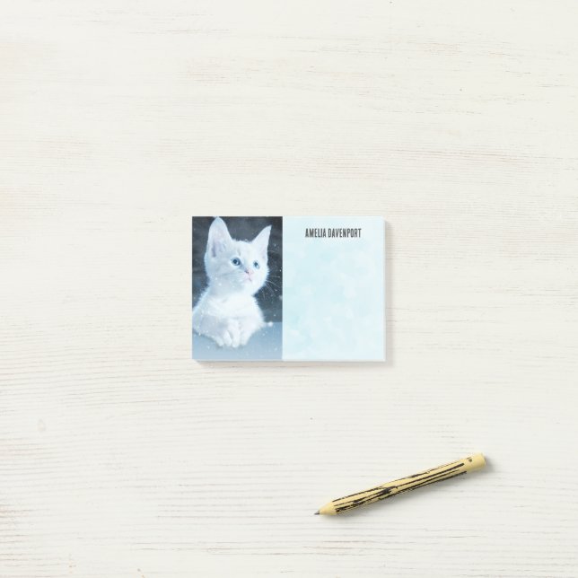 Cute White Kitten med Söt Blue Ögon Post-it Block (On Desk)