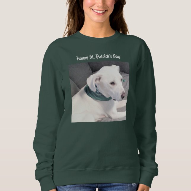 Cute White Puppy Hund med Grönt Scarf T Shirt (Framsida)