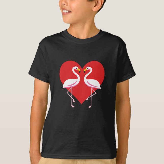 Cute White Rosa Flamingos med rött hjärta T Shirt (Framsida)