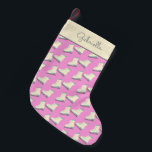 Cute Winter Ice Skates Mönster Rosa Personlig Liten Julstrumpa<br><div class="desc">Personlig Namn Cute Winter Ice Skates Mönster i lekfull Rosa - julklapp</div>