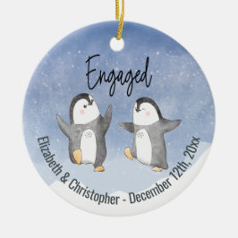 Cute Winter Penguins Monogrammed Engagerad Julgransprydnad Keramik