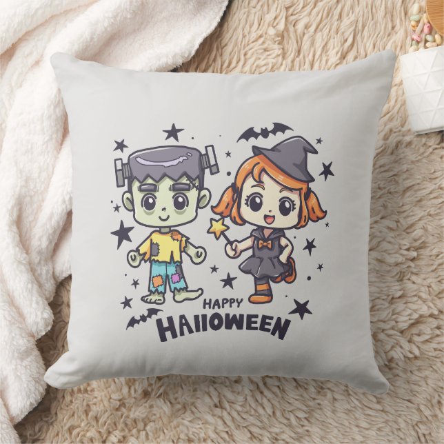 Cute Witch Girl and Mischievous Zombie Boy Kudde (Filt)