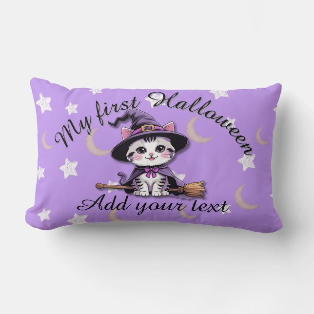 Cute Witch Kitten – Pastel Halloween Lumbar Pillow Lumbarkudde (Framsida)