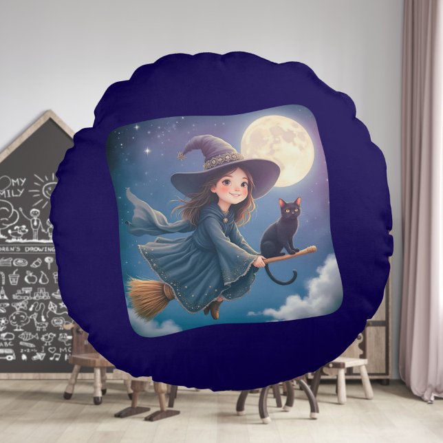 Cute Witch med kattrunda beslag Rund Kudde (Skapare uppladdad)