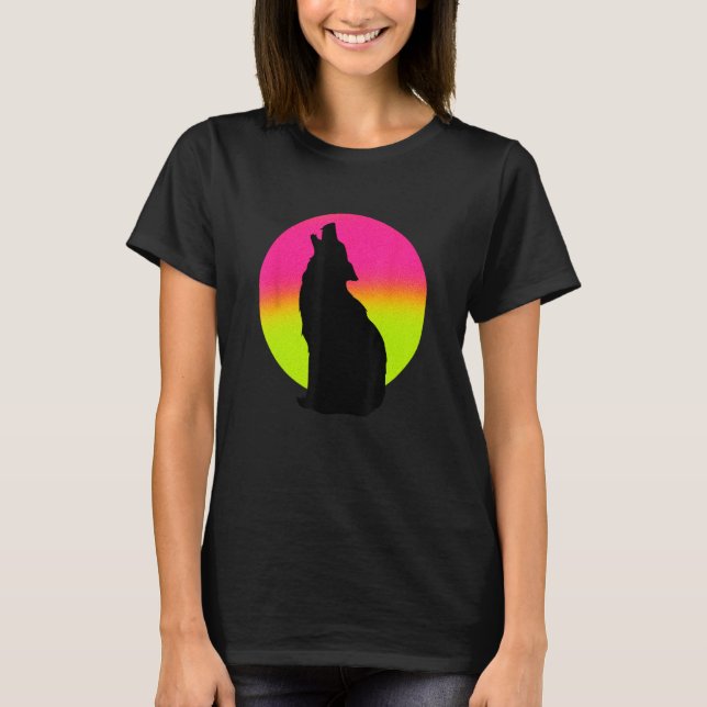 Cute Wolf   Howling Wolf Retro Sunset T Shirt (Framsida)