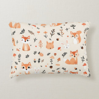 Cute Woodland Fox och Bunny Mönster på White Prydnadskudde