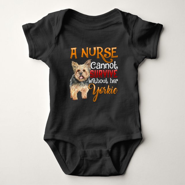 Cute Yorkie loving Nurse Quote for Animal Lover T Shirt (Framsida)