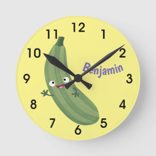 Cute zucchini lycklig tecknad illustration rund klocka