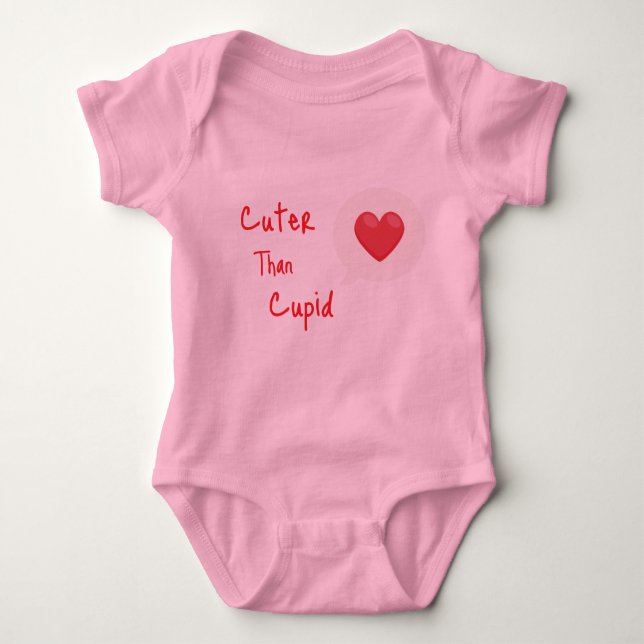 Cuter än Cupid T Shirt (Framsida)