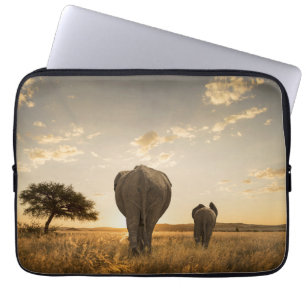 Cutest Baby Animals Elephant Calf & Mother Laptop Fodral