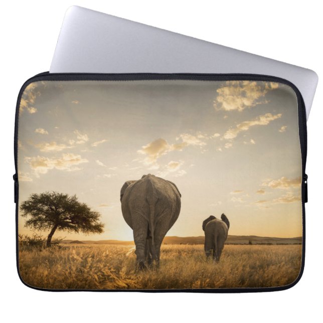 Cutest Baby Animals | Elephant Calf & Mother Laptop Fodral (Framsidan)