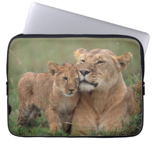 Cutest Baby Animals   Lion Cub & Mother Laptop Fodral