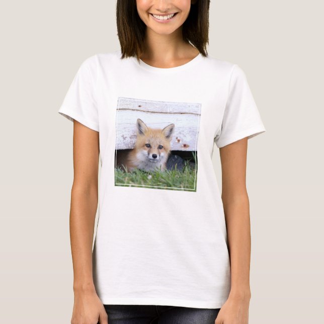 Cutest Baby Animals | Red Fox Kit Peeking T Shirt (Framsida)