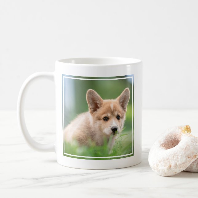 Cutest Baby djur | Corgi Puppy på Yard Kaffemugg (Med munk)