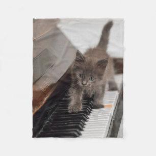 Cutest Baby djur   Kitten på Piano Fleecefilt