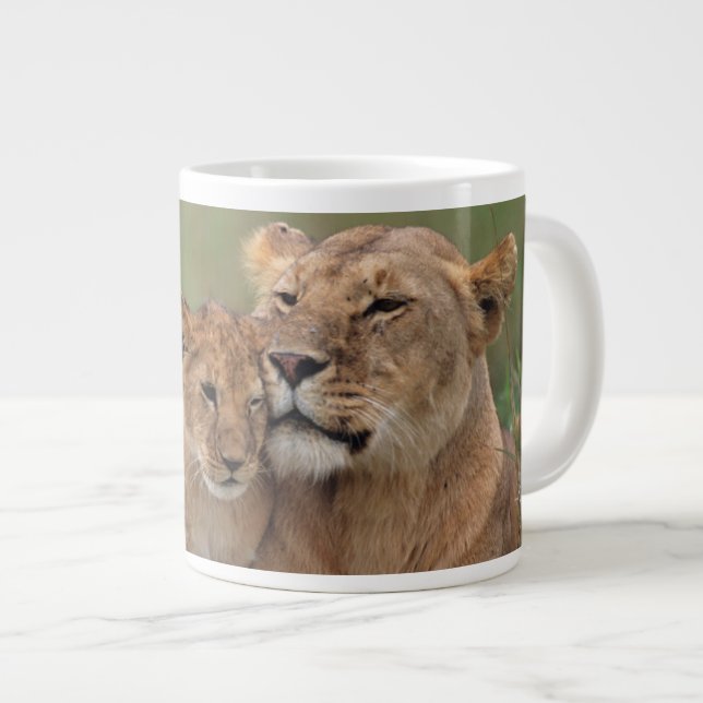 Cutest Baby djur | Lejona Unge och Mor Jumbo Mugg (Framsida höger)