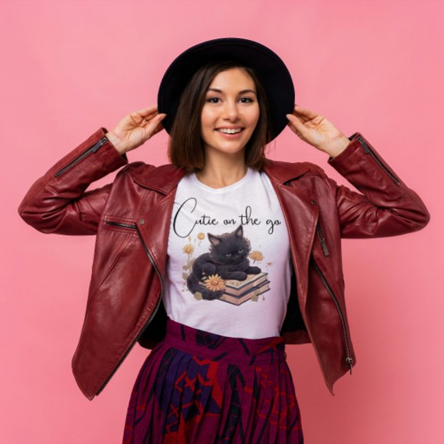 Cutie på gång t shirt (Skapare uppladdad)