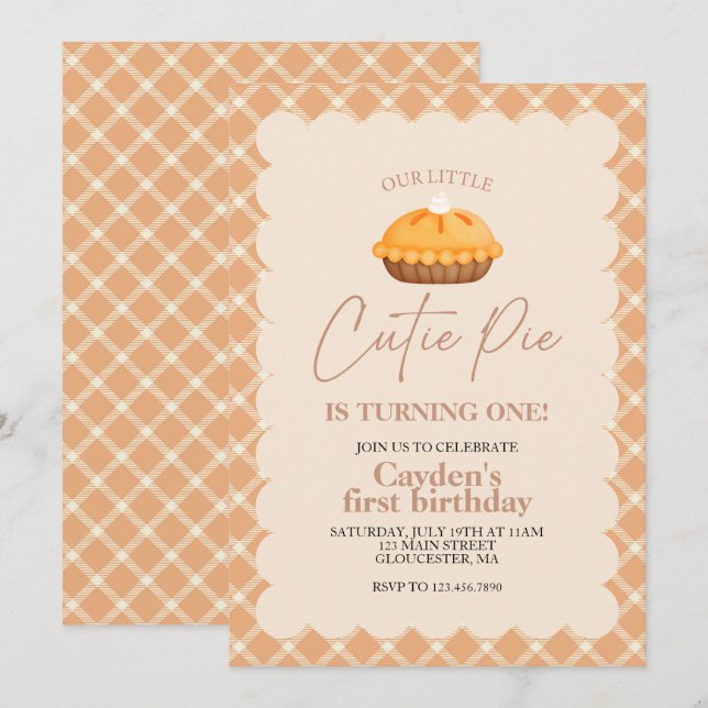 Cutie Paj pumpkin paj Fall plaid First Birthday Inbjudningar (Fram/baksida)