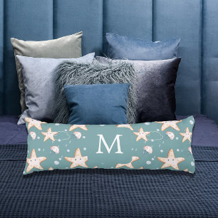 Cyan monogram av mörk av grönt i marulk kroppskudde