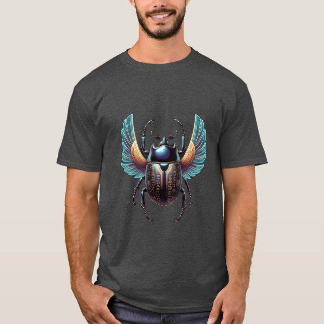 Cyberpunk Scarab - Neonbevingad egyptisk skalbagge T Shirt (Framsida)