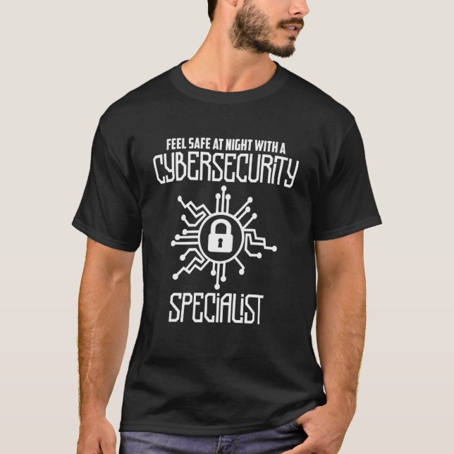 Cybersecurity IT Analyst Säker Natt Auktoriserad H T Shirt (Framsida)