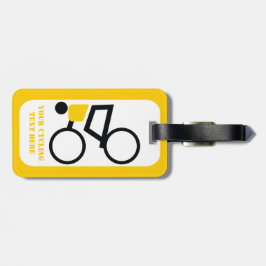 Cyclist kör sin cykelanpassningsbar bagagebricka