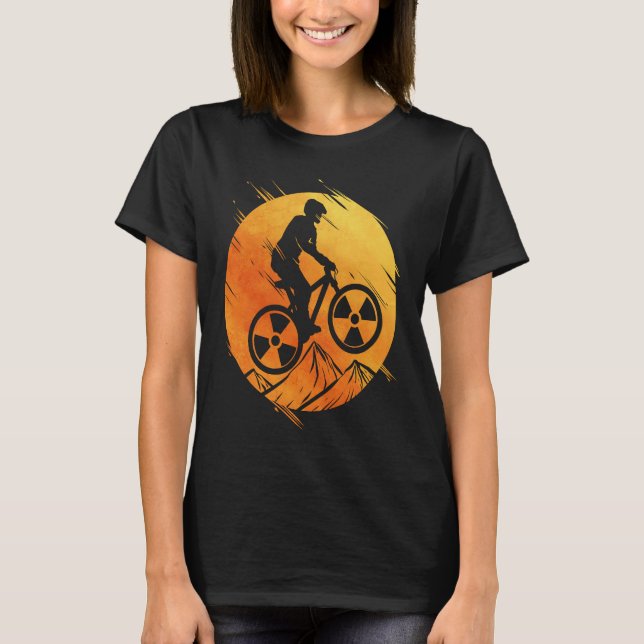Cyclist mountain bike for bike tour bike t shirt (Framsida)