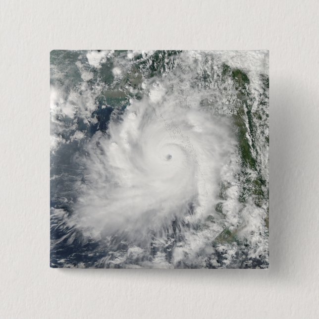 Cyclone Giri flyttar i land över Burma Knapp (Framsida)