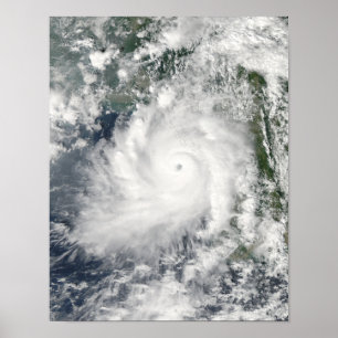 Cyclone Giri flyttar i land över Burma Poster