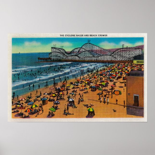 Cyclone Racer and Beach Crowds, Long Beach Poster (Framsidan)