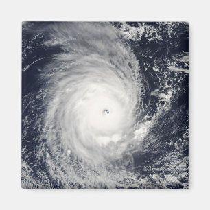CycloneAdeline-Juliet rörs väster Magnet