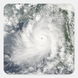 CycloneGiri flyttningar ashore över Burma Fyrkantigt Klistermärke