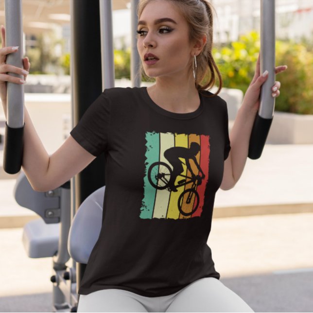 Cykel på färgad bakgrund t shirt (Skapare uppladdad)