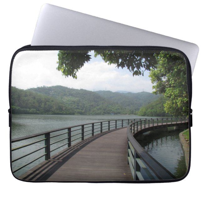 Cykelbrygga över Vatten Laptop Fodral (Framsidan)