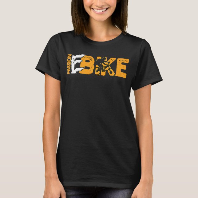 Cykelcykcykcykcykcykcykrid med Passion ECycle T Shirt (Framsida)
