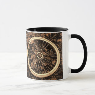 Cykeldelar med höst löv kaffe kopp
