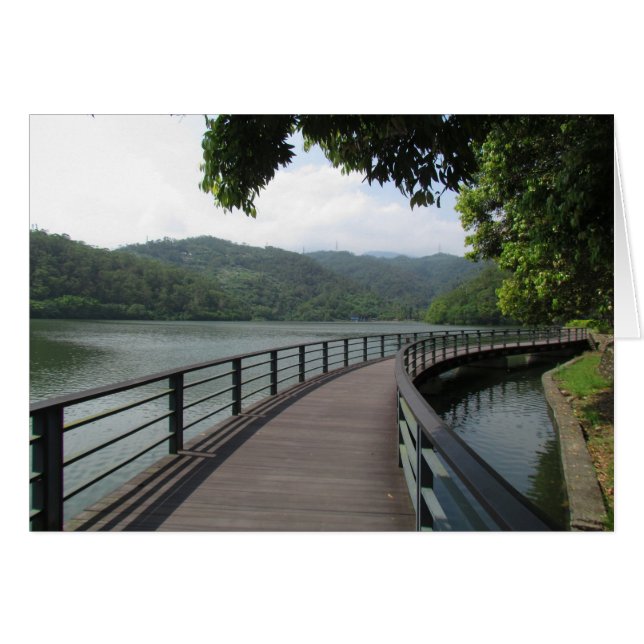 Cykeln överbryggar hälsningskort (Framsidan Horizontal)