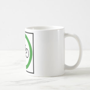 Cykeln trafikerar huvudvägen undertecknar kaffemugg