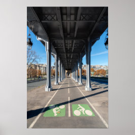 Cykelväg på pont Bir-Hakeim - Paris, Frankrike Poster