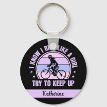 Cykla flicka Försök att Behålla upp Retro-cykeln