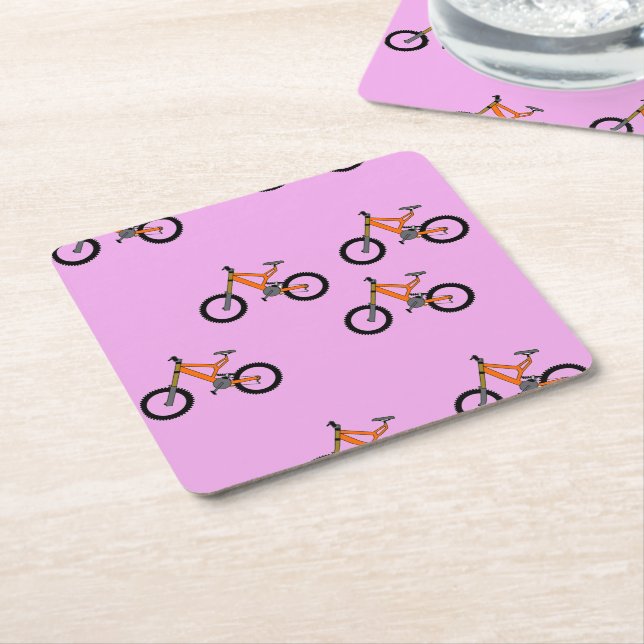 Cykler mönster på rosa underlägg papper kvadrat (Vinklad)